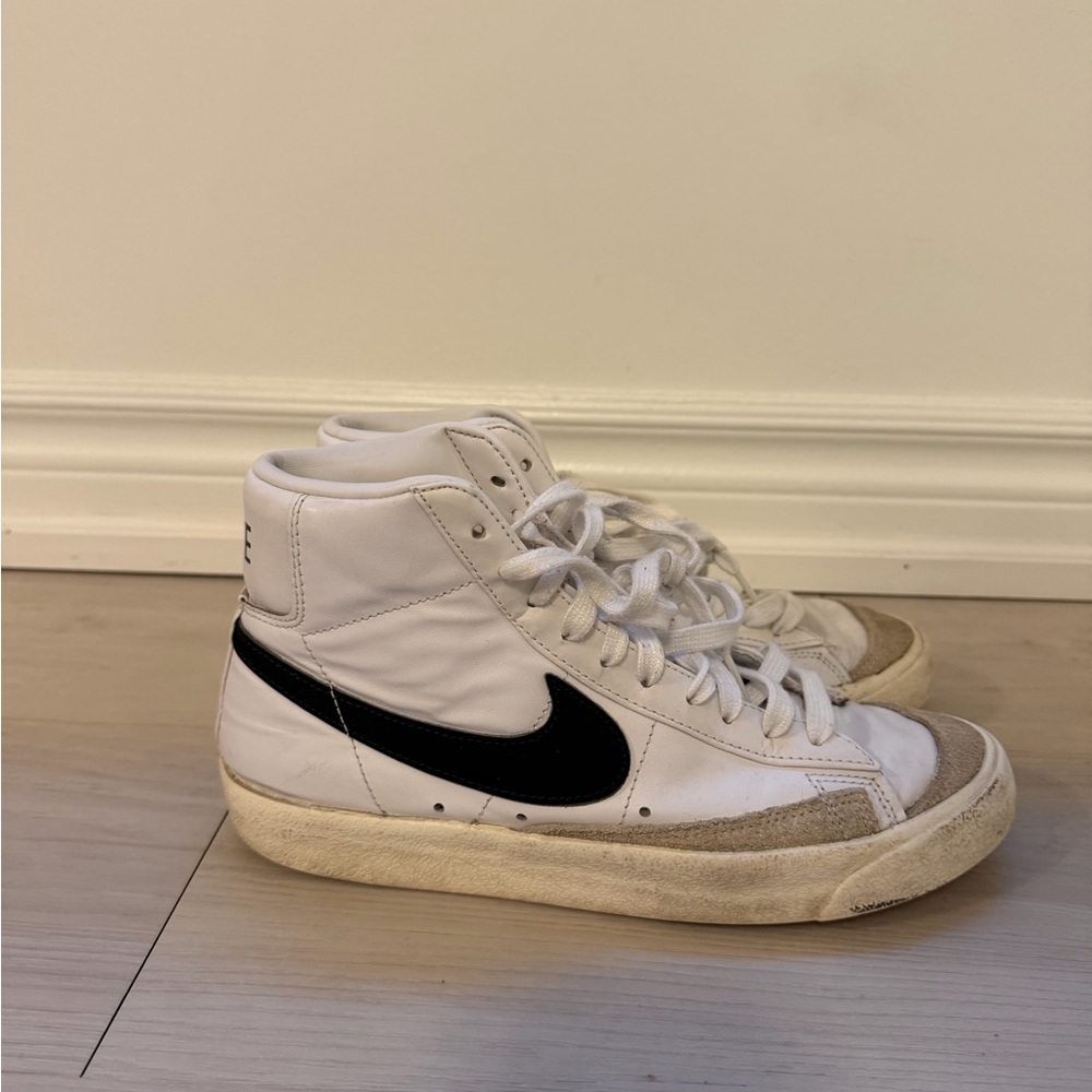 Nike Blazer Sz 8
